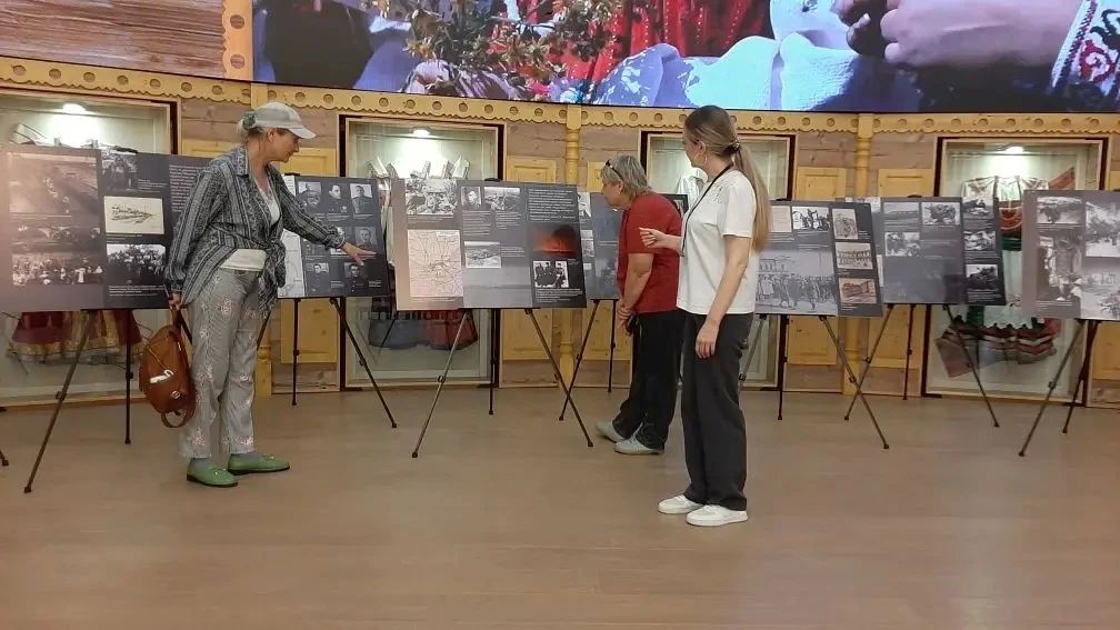 Сегодня в честь праздника Дня Прохоровского поля в музее народной культуры прошла выставка «Закат Цитадели» Сегодня в честь праздника Дня Прохоровского поля в музее народной культуры прошла выставка «Закат Цитадели»