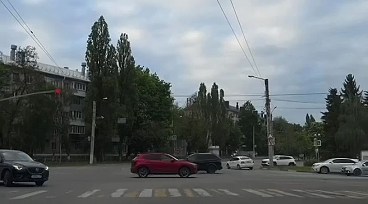 Здравствуйте. Выходные, не повод забывать о мерах безопасности в городе и на загородных трассах Соблюдайте скоростной режим при въезде в населенные пункты