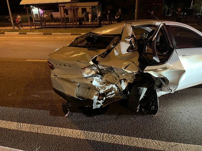В Старооскольском округе водитель не остановился по требованию автоинспекторов и совершил ДТП В Старооскольском округе водитель не остановился по требованию автоинспекторов и совершил ДТП