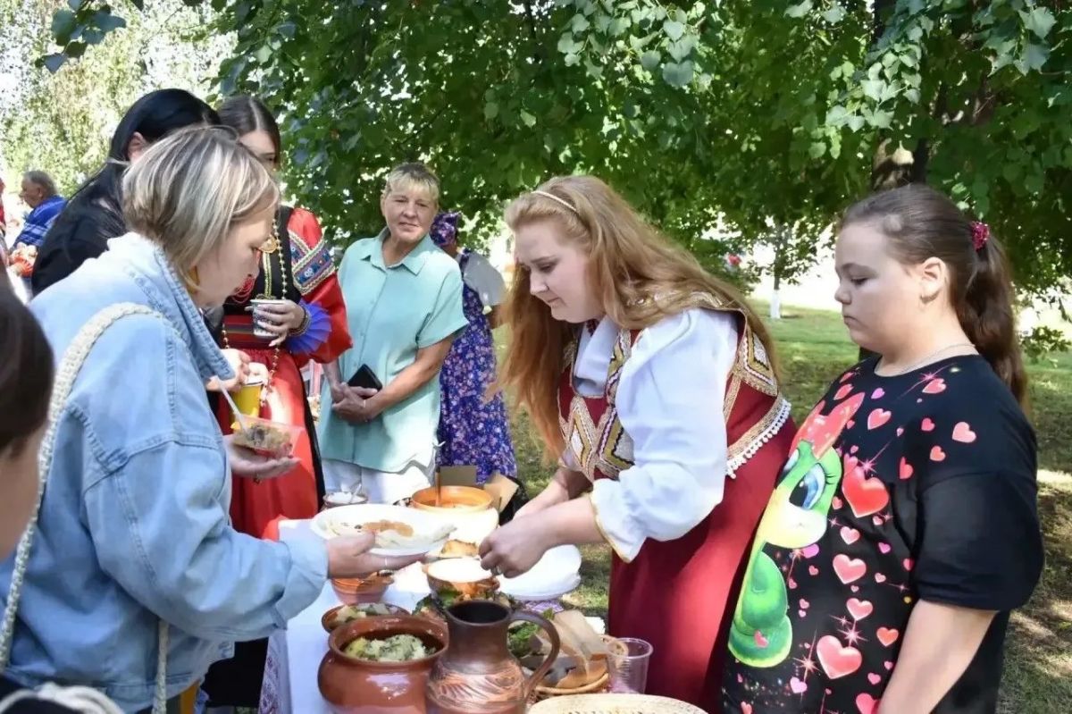 В селе Подсереднее Алексеевского округа состоялся Межрегиональный фольклорный фестиваль «На родине Маничкиной» В селе Подсереднее Алексеевского округа состоялся Межрегиональный фольклорный фестиваль «На родине Маничкиной»