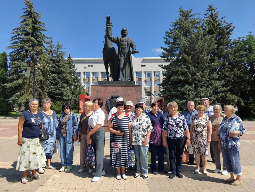 Алексей Дыбов: В рамках полюбившегося жителям Белгородской области проекта «К соседям в гости» делегация из нашего муниципалитета посетила Красногвардейский округ Алексей Дыбов: В рамках полюбившегося жителям Белгородской области проекта «К соседям в гости» делегация из нашего муниципалитета посетила Красногвардейский округ