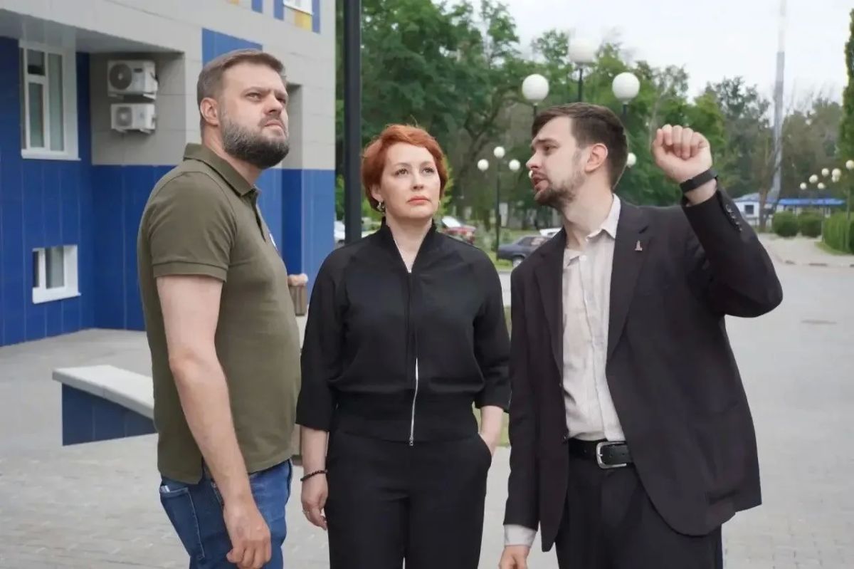 Поддержка и внимание к нуждам жителей: депутаты Госдумы посетили пункт временного размещения Поддержка и внимание к нуждам жителей: депутаты Госдумы посетили пункт временного размещения