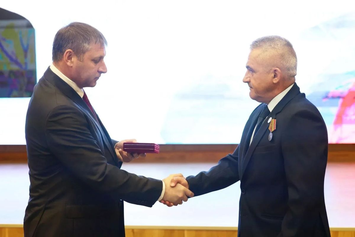 Энергетики приграничья отмечены государственными наградами Энергетики приграничья отмечены государственными наградами