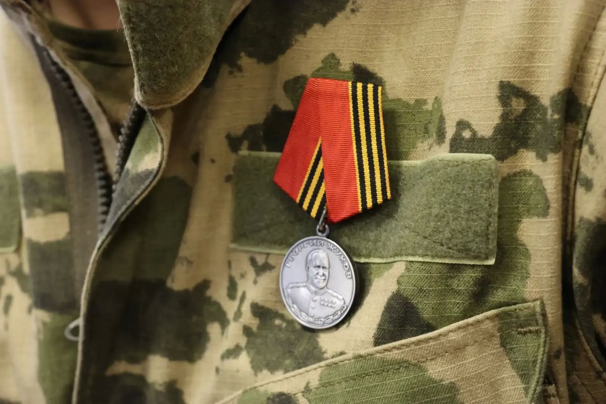 В Белгороде отличившимся росгвардейцам вручили государственные награды В Белгороде отличившимся росгвардейцам вручили государственные награды