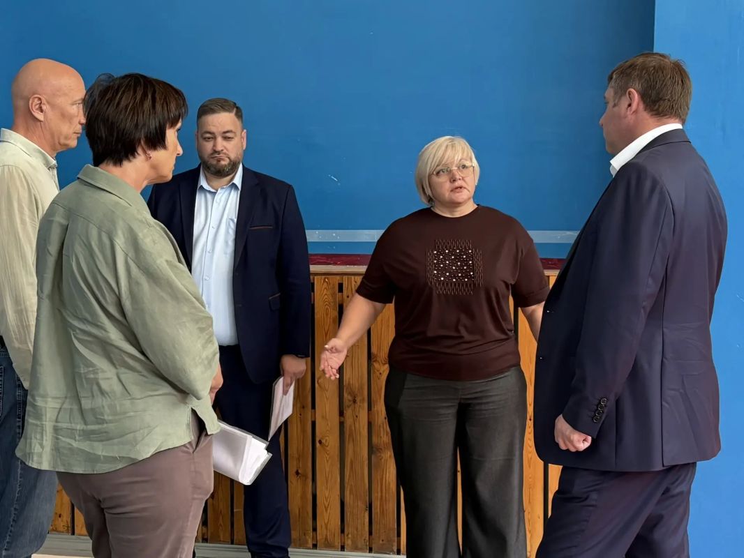 Татьяна Круглякова: Вместе с временно исполняющим обязанности губернатора региона Александром Михайловичем Шуваевым посетили социальные объекты села Беловское Татьяна Круглякова: Вместе с временно исполняющим обязанности губернатора региона Александром Михайловичем Шуваевым посетили социальные объекты села Беловское