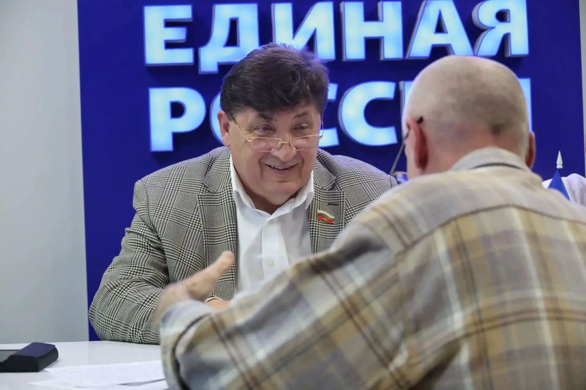 Юрий Клепиков провел личный прием граждан в Валуйском округе Юрий Клепиков провел личный прием граждан в Валуйском округе