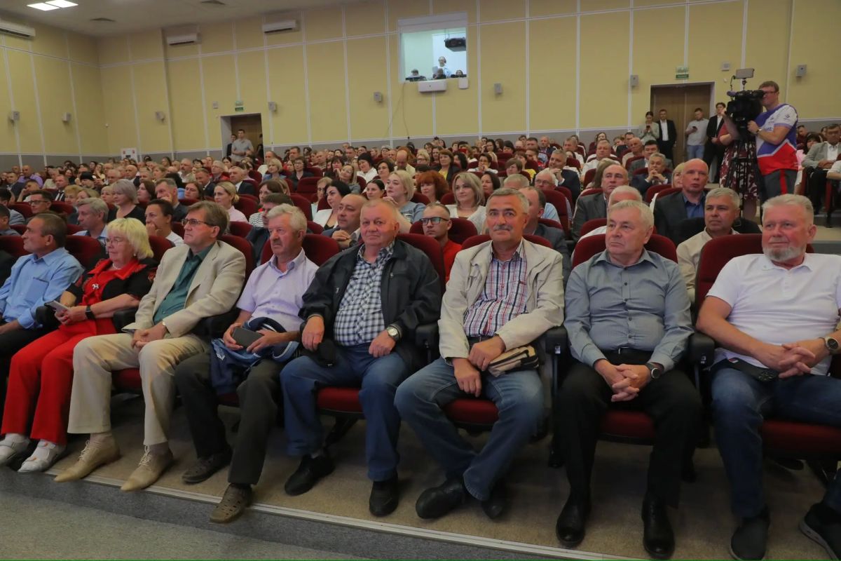 Михаил Лобазнов: В этом году компания «Металлоинвест» отмечает своё 20-летие Михаил Лобазнов: В этом году компания «Металлоинвест» отмечает своё 20-летие