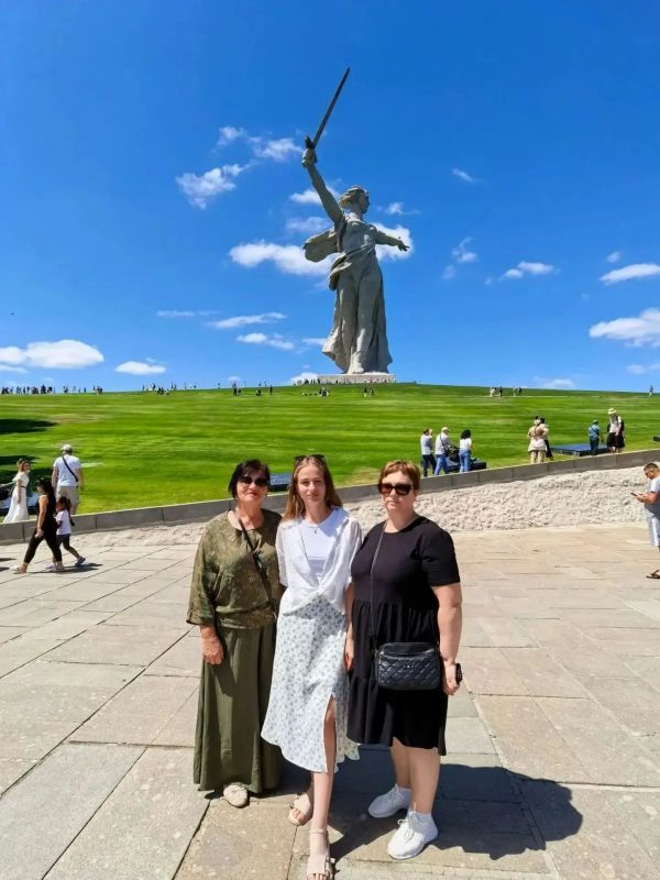 Путешествие в историю: делегация Новооскольского округа посетила город-герой Волгоград Путешествие в историю: делегация Новооскольского округа посетила город-герой Волгоград