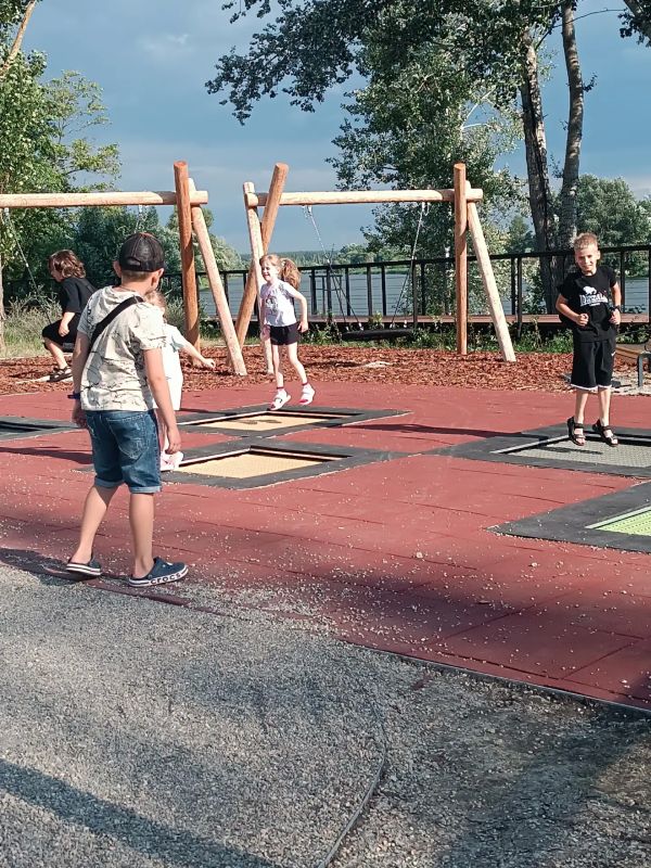Посетили на днях новую детскую площадку, которую открыли в парке «Берега» Посетили на днях новую детскую площадку, которую открыли в парке «Берега»