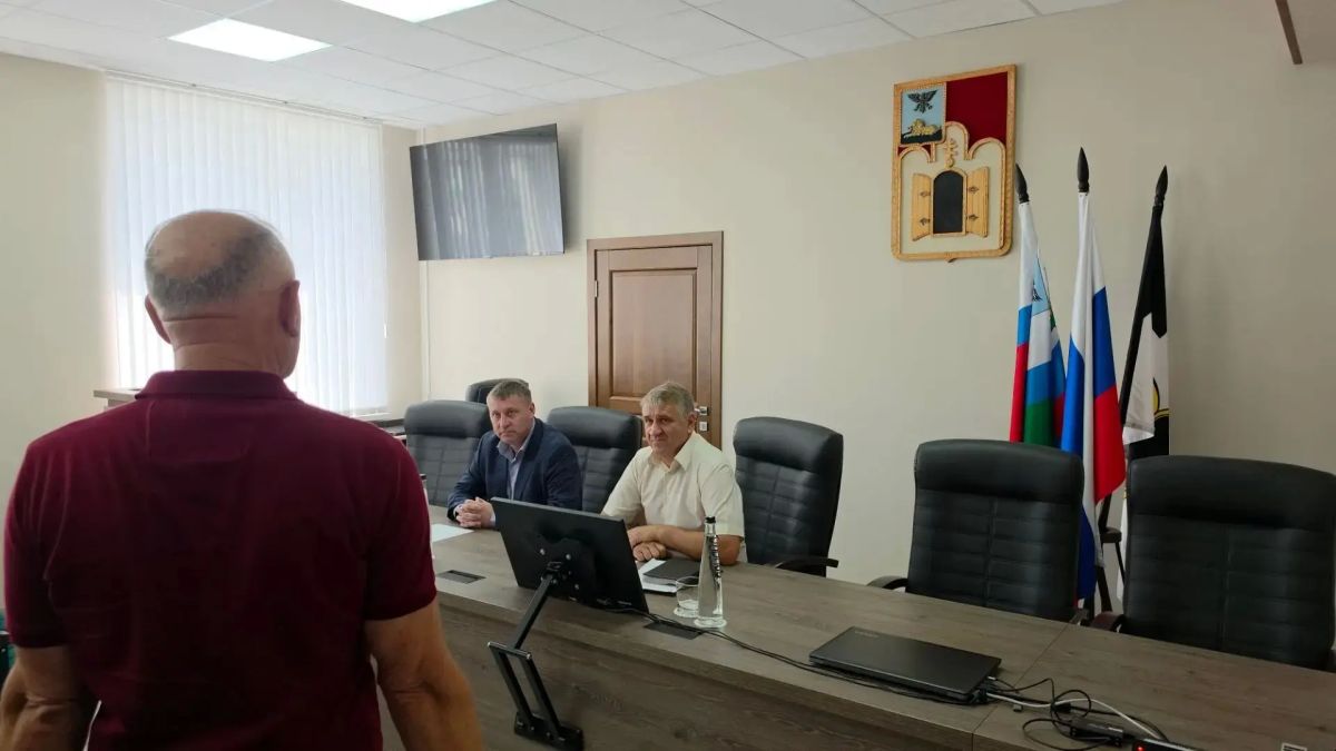 Александр Шуваев встретился с жителями Чернянского округа Александр Шуваев встретился с жителями Чернянского округа