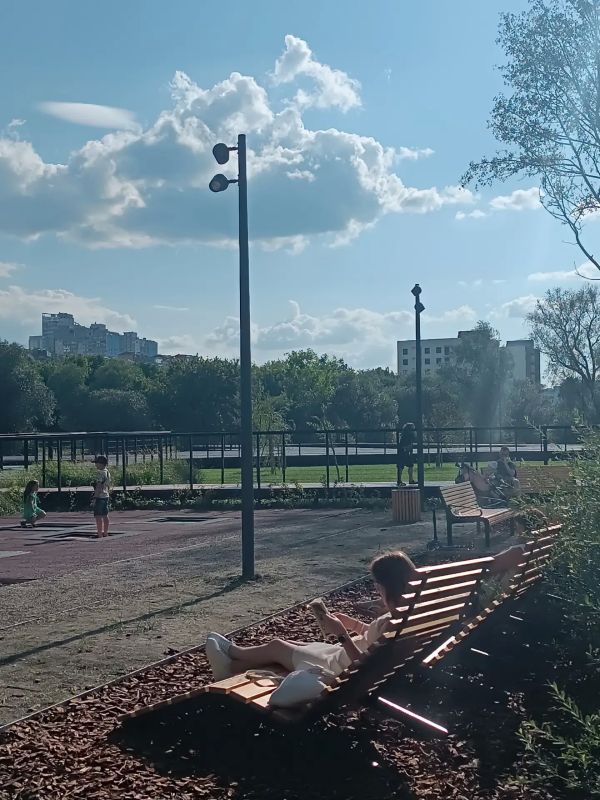 Посетили на днях новую детскую площадку, которую открыли в парке «Берега» Посетили на днях новую детскую площадку, которую открыли в парке «Берега»