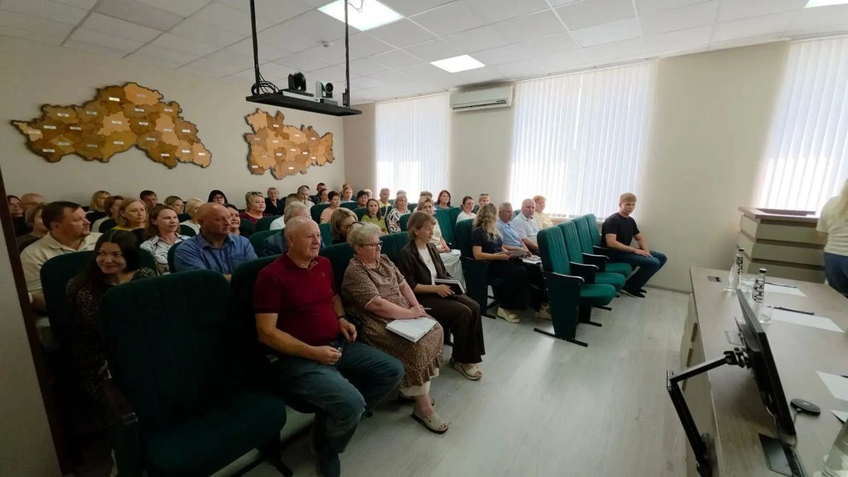 Александр Шуваев: Обсудил с жителями Чернянского округа предпринимаемые меры по обеспечению безопасности, поддержке бойцов СВО и другие волнующие чернянцев вопросы Александр Шуваев: Обсудил с жителями Чернянского округа предпринимаемые меры по обеспечению безопасности, поддержке бойцов СВО и другие волнующие чернянцев вопросы