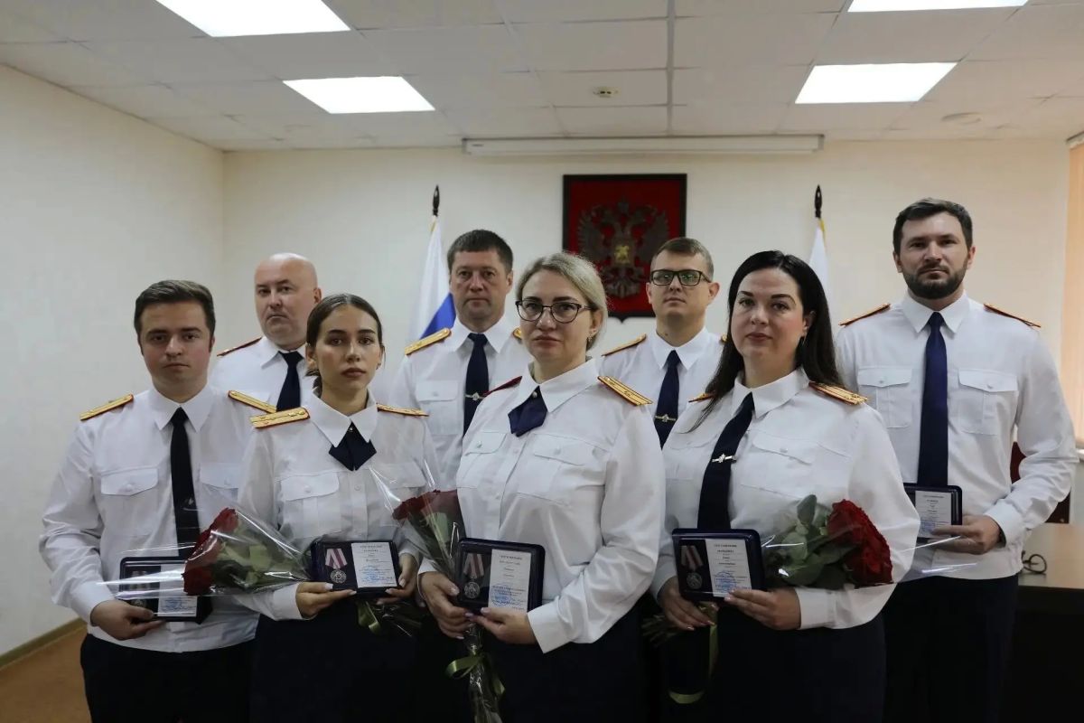 В преддверии Дня сотрудника органов следствия Российской Федерации сотрудники следственного управления СК России по Белгородской области удостоены ведомственных наград В преддверии Дня сотрудника органов следствия Российской Федерации сотрудники следственного управления СК России по Белгородской области удостоены ведомственных наград