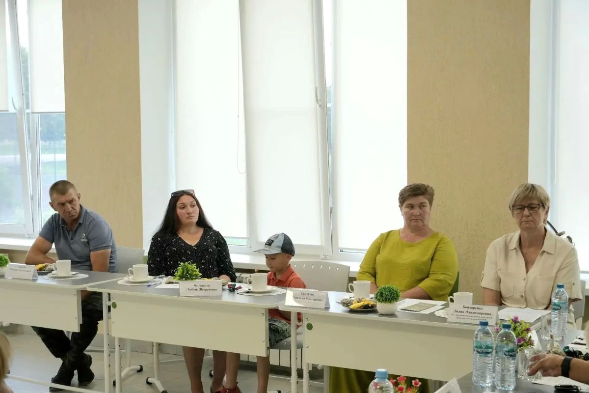 Андрей Миськов: Сегодня на территории Николаевского сельского поселения состоялась очередная встреча с родными наших защитников Андрей Миськов: Сегодня на территории Николаевского сельского поселения состоялась очередная встреча с родными наших защитников