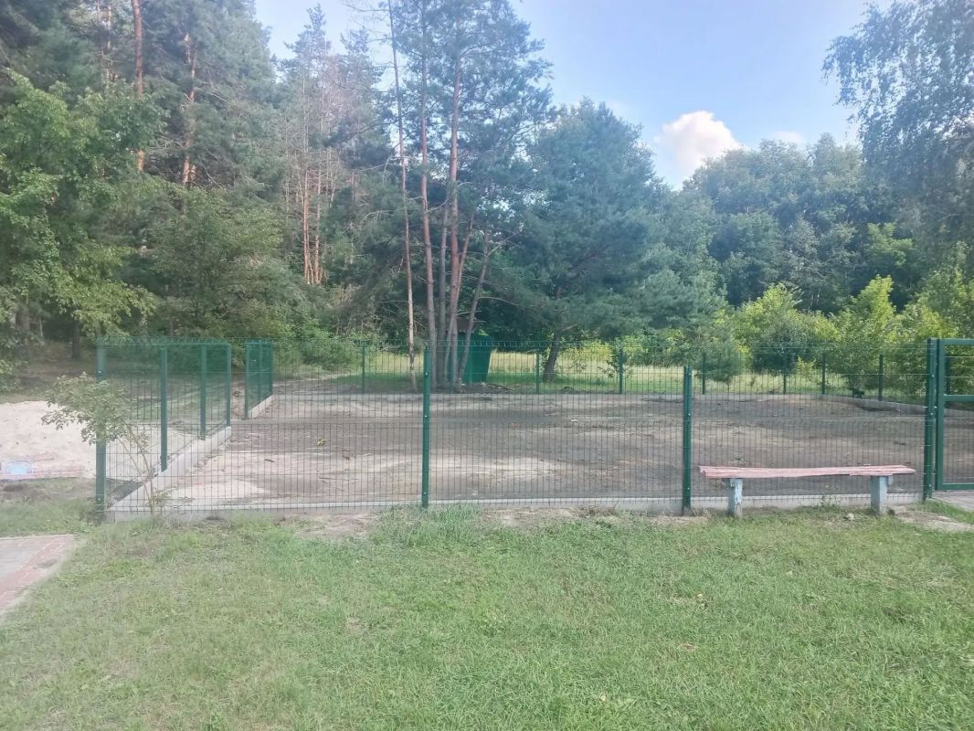 В Луговке скоро появится новая детская площадка В Луговке скоро появится новая детская площадка