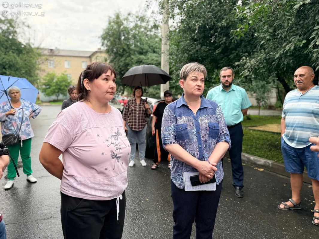 Василий Голиков: Продолжаю встречаться с губкинцами - на этой неделе в открытом диалоге с жителями дома №16 «А» по ул. Пролетарской Василий Голиков: Продолжаю встречаться с губкинцами - на этой неделе в открытом диалоге с жителями дома №16 «А» по ул. Пролетарской