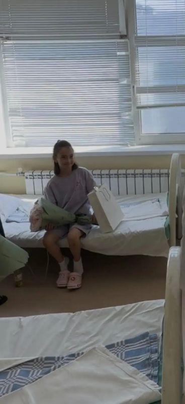 Александр Шуваев навестил детей, пострадавших при атаках ВСУ Александр Шуваев навестил детей, пострадавших при атаках ВСУ