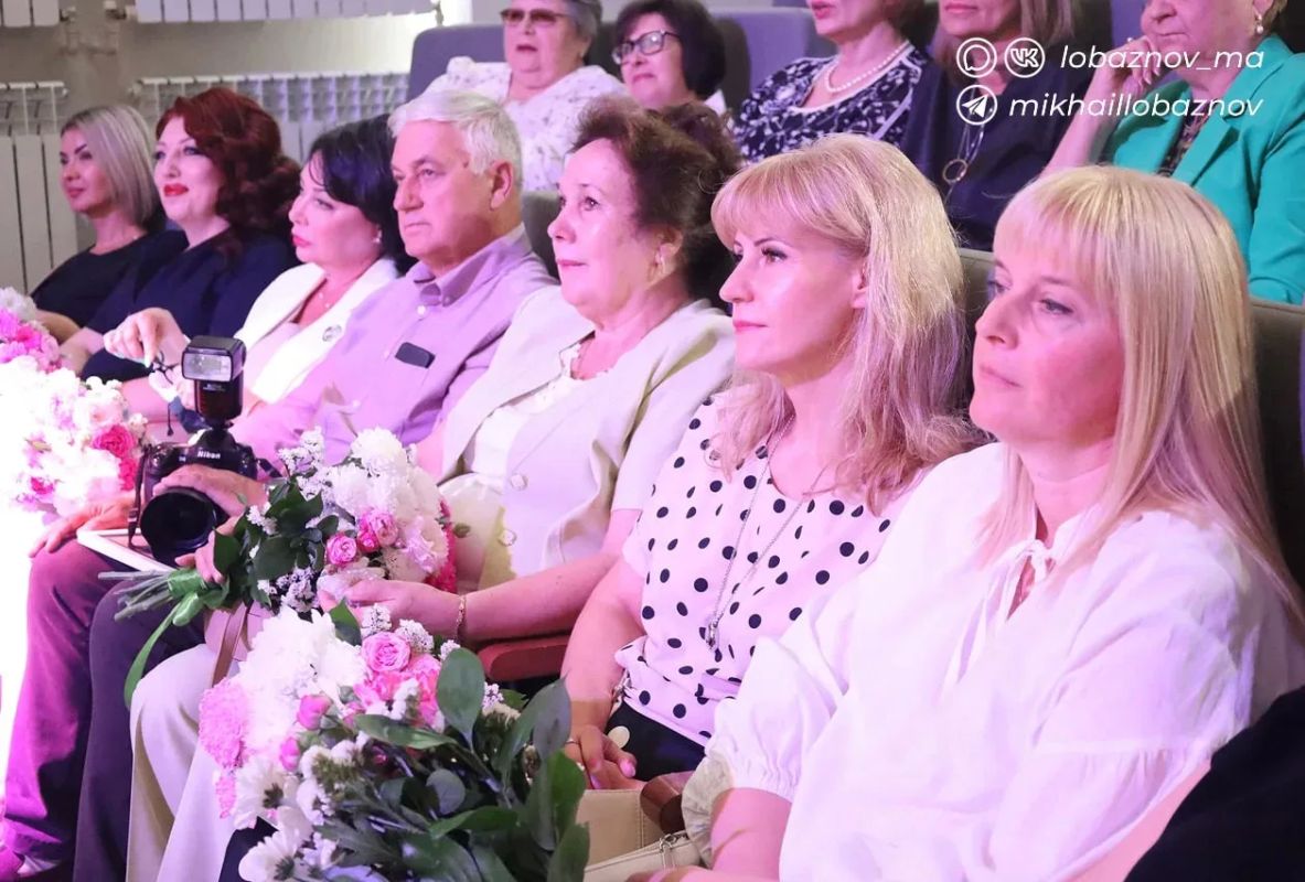 В преддверии Дня работника торговли в Центре культурного развития «Молодёжный» состоялось торжественное мероприятие В преддверии Дня работника торговли в Центре культурного развития «Молодёжный» состоялось торжественное мероприятие