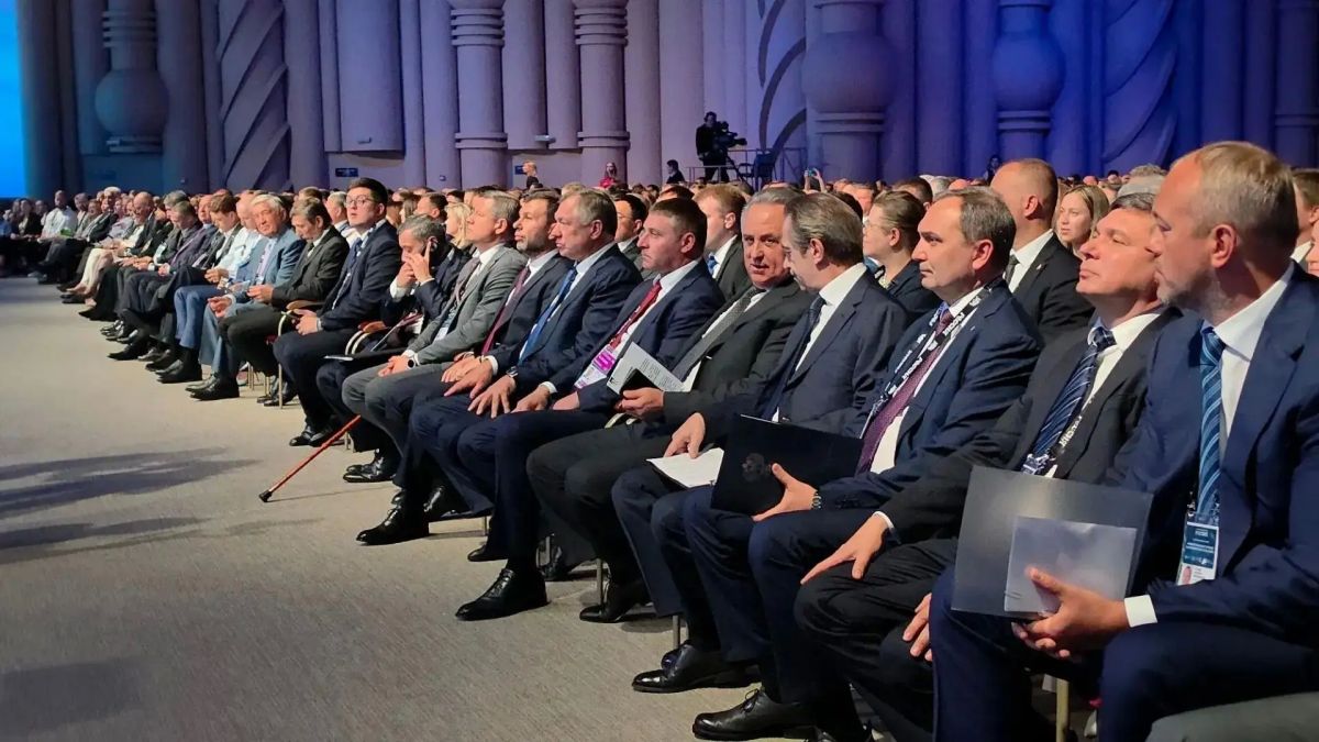 Александр Шуваев представил проекты благоустройства Белгородской области на форуме в Москве Александр Шуваев представил проекты благоустройства Белгородской области на форуме в Москве