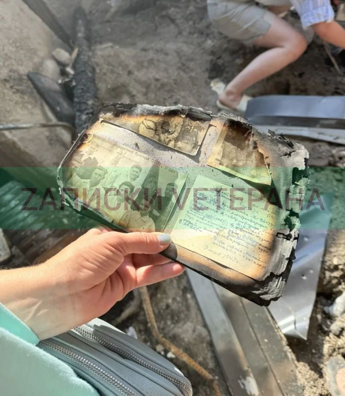 Записки ветерана: Последствия вчерашнего ночного преступного удара ВСУ по Белгороду в одном из пострадавших домов Записки ветерана: Последствия вчерашнего ночного преступного удара ВСУ по Белгороду в одном из пострадавших домов