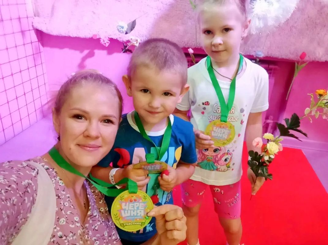 Солнечный день, смех детей и аромат лета - парк имени В. И. Ленина в Белгороде превратился в большую дружную гостиную под открытым небом