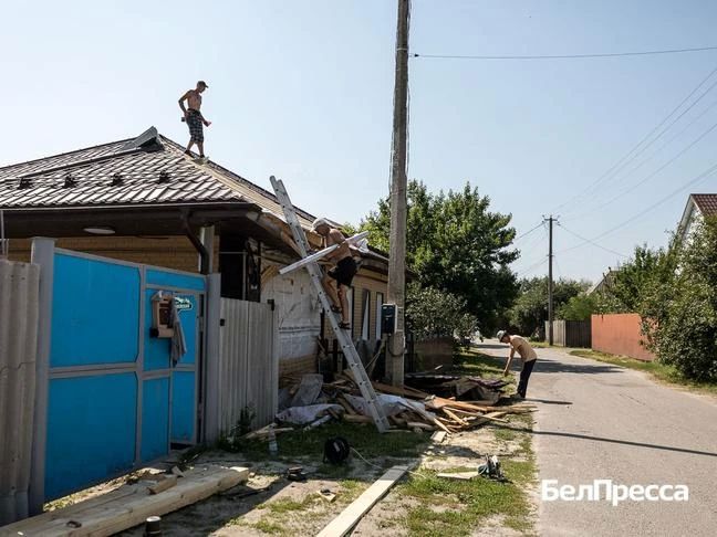 Шебекинские строители продолжают восстанавливать пострадавшие от вражеских БПЛА дома Шебекинские строители продолжают восстанавливать пострадавшие от вражеских БПЛА дома