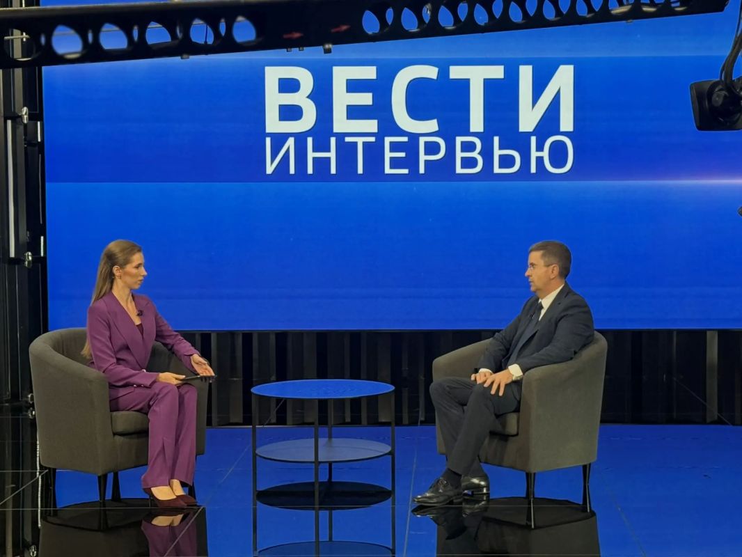 «Когда человек понимает, как работает система, он перестаёт её бояться — и начинает в ней участвовать» «Когда человек понимает, как работает система, он перестаёт её бояться — и начинает в ней участвовать»