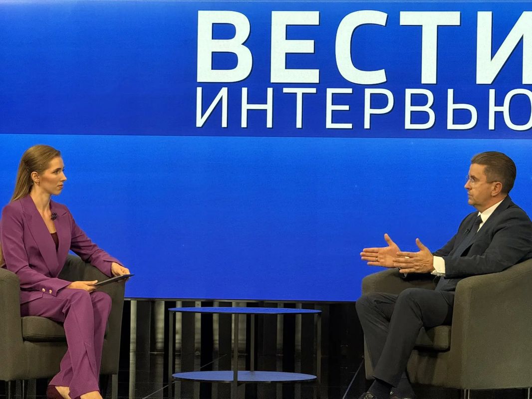 «Когда человек понимает, как работает система, он перестаёт её бояться — и начинает в ней участвовать» «Когда человек понимает, как работает система, он перестаёт её бояться — и начинает в ней участвовать»