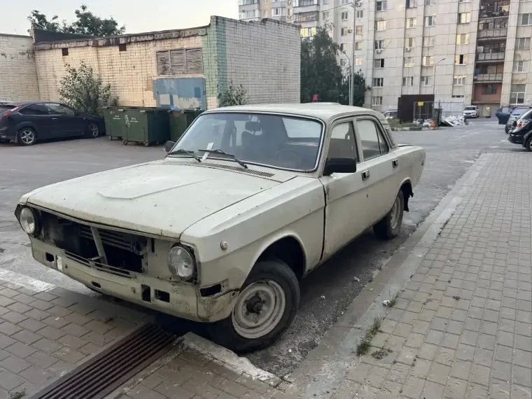 Просим владельцев убрать с улиц брошенные автомобили