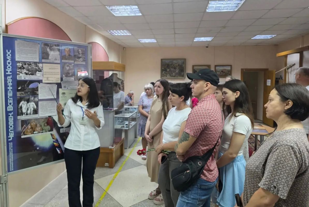 12 августа в Ровеньском краеведческом музее состоялось открытие передвижного выставочного проекта «Человек 12 августа в Ровеньском краеведческом музее состоялось открытие передвижного выставочного проекта «Человек