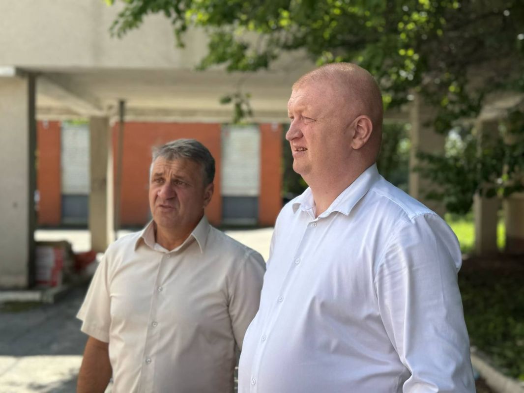 Андрей Иконников: Проверил ход капитального ремонта детской поликлиники и стационара Чернянской ЦРБ, который осуществляется в рамках федерального проекта «Модернизация первичного звена здравоохранения» нацпроекта... Андрей Иконников: Проверил ход капитального ремонта детской поликлиники и стационара Чернянской ЦРБ, который осуществляется в рамках федерального проекта «Модернизация первичного звена здравоохранения» нацпроекта...
