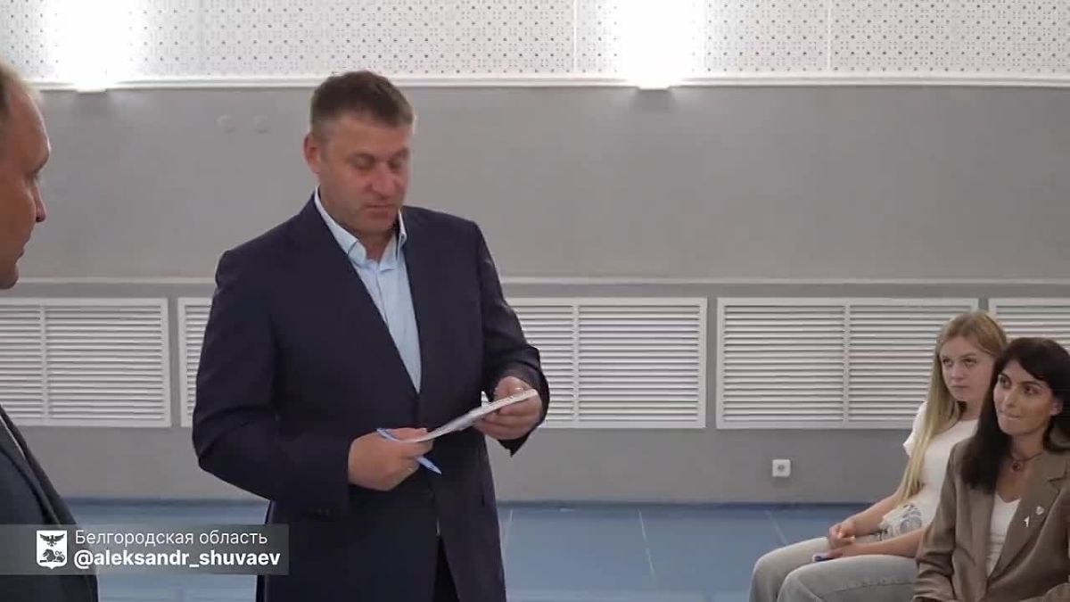 Врио губернатора Белгородской области Александр Шуваев провёл встречу с жителями Прохоровского округа и обозначил дальнейшие шаги по развитию муниципалитета