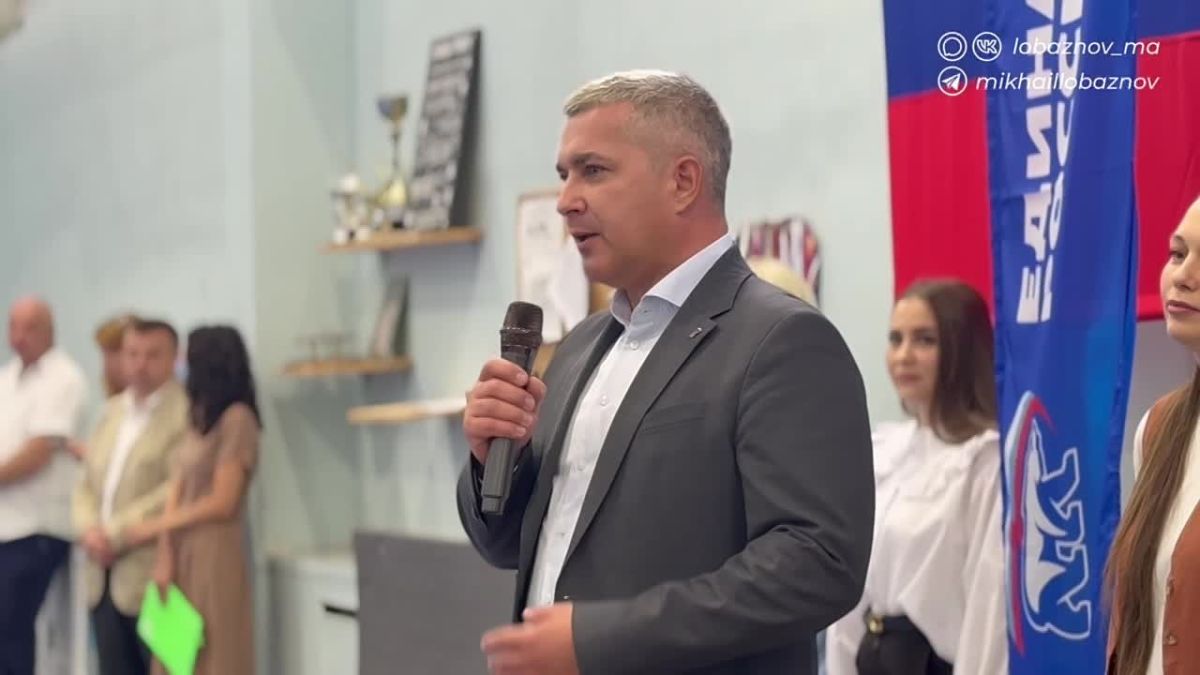 Михаил Лобазнов: Совместно с первым заместителем председателя Белгородской областной думы Еленой Павловной Батановой и управляющим директором ОЭМК им. А.А. Угарова Кириллом Александровичем Черновым посетил торжественное...