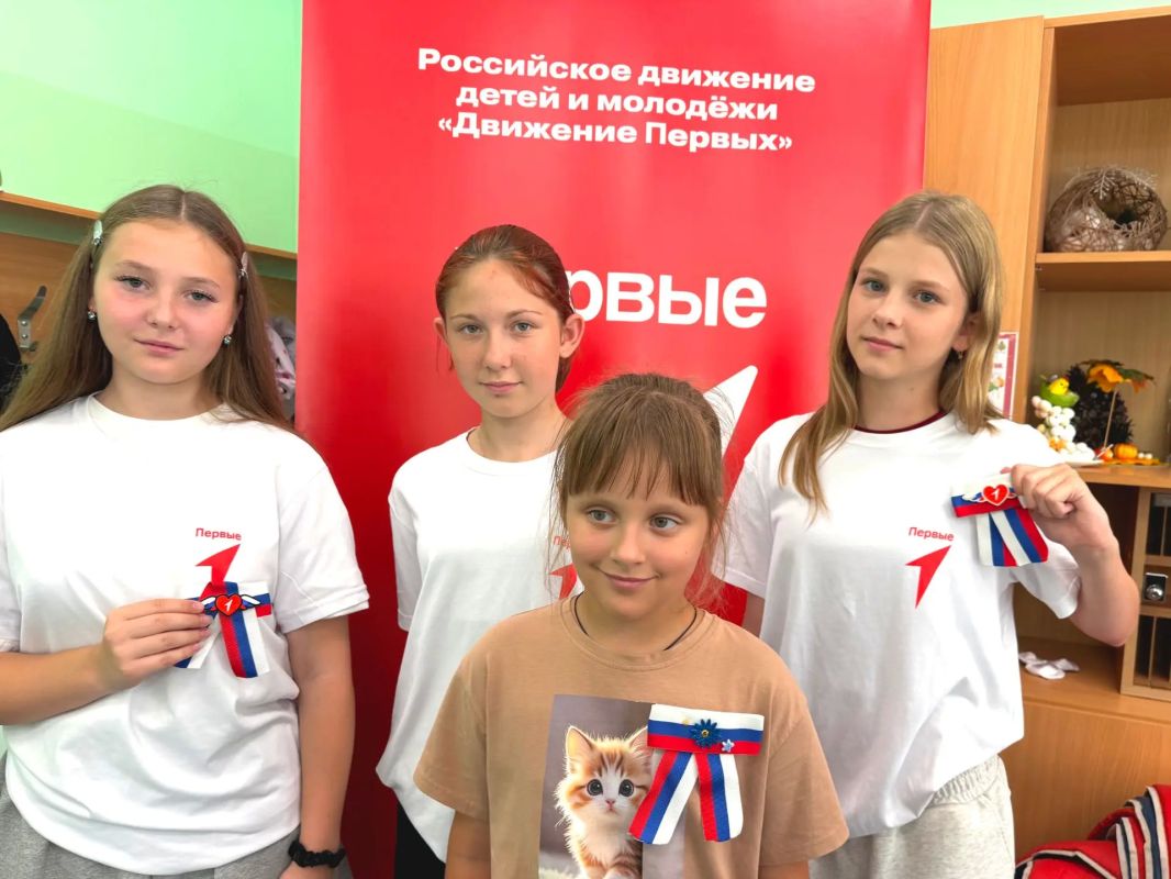 Брошь «Триколор»: когда история оживает в руках Брошь «Триколор»: когда история оживает в руках