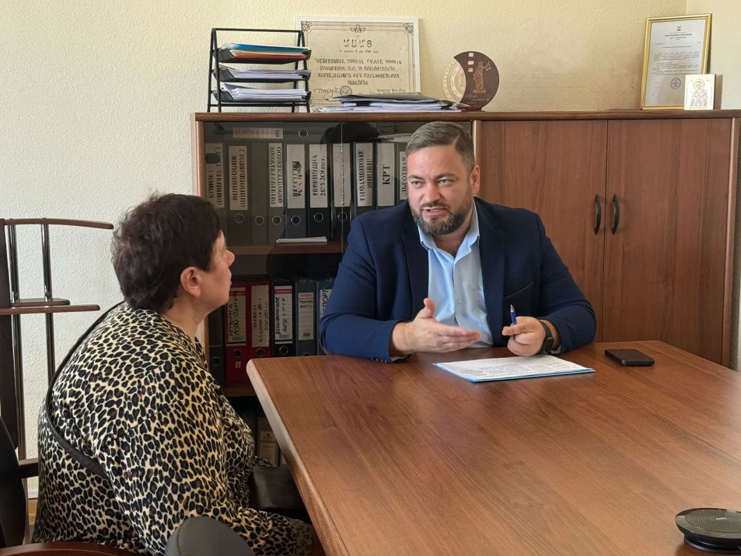 Первый замминистра строительства области Максим Канищев провел очередной личный прием граждан в Белгороде Первый замминистра строительства области Максим Канищев провел очередной личный прием граждан в Белгороде