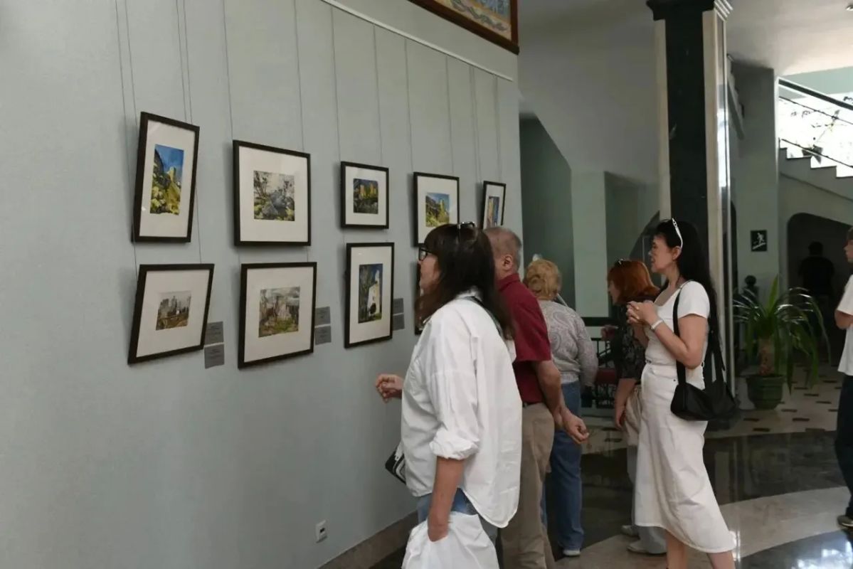 В Белгородском художественном музее состоялось открытие выставки «На рубеже» В Белгородском художественном музее состоялось открытие выставки «На рубеже»