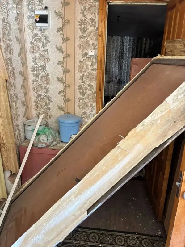 10 частных домов пострадали: последствия атаки дрона ВСУ в Губкинском округе показал глава муниципалитета 10 частных домов пострадали: последствия атаки дрона ВСУ в Губкинском округе показал глава муниципалитета