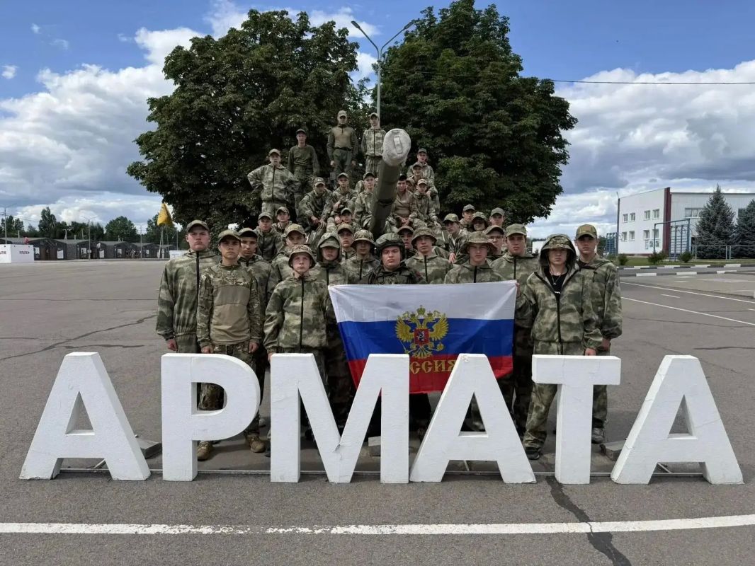 Для 31 школьника из нашего округа обычные будни сменились на интенсивный курс молодого бойца