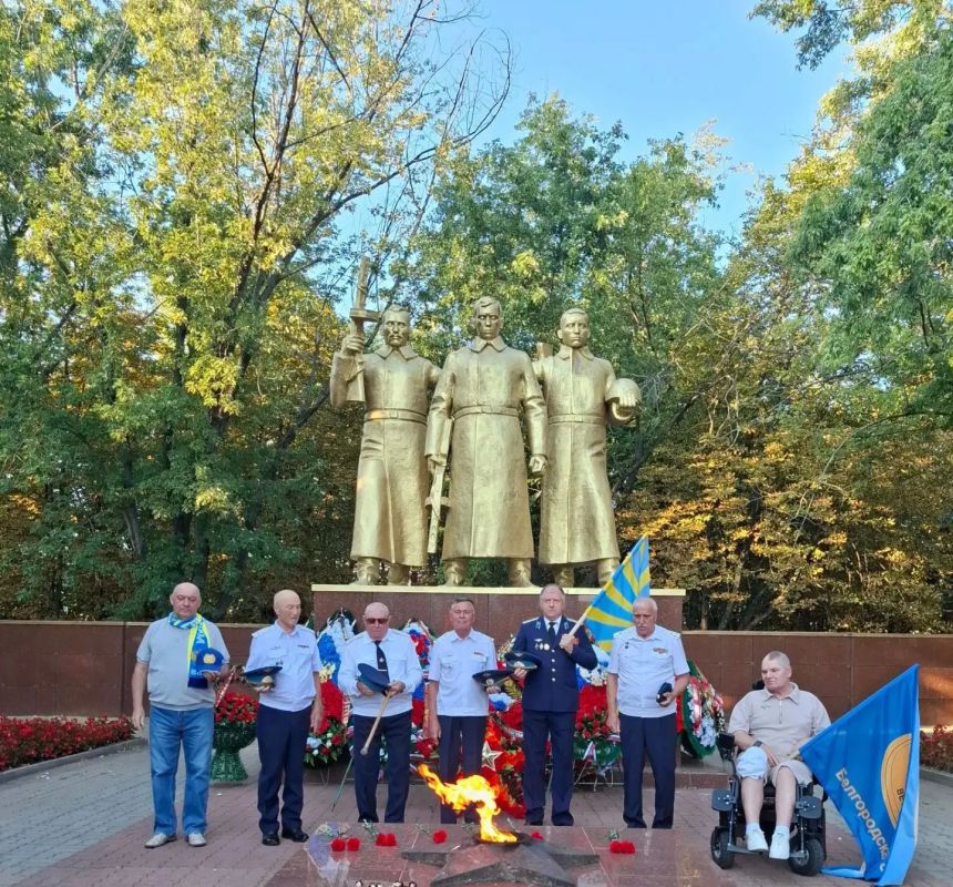 Олег Медведев: Вчера, 16 августа, в День Воздушного Флота России — организация ветеранов Яковлевского муниципального округа провела церемонию возложения цветов к братской могиле