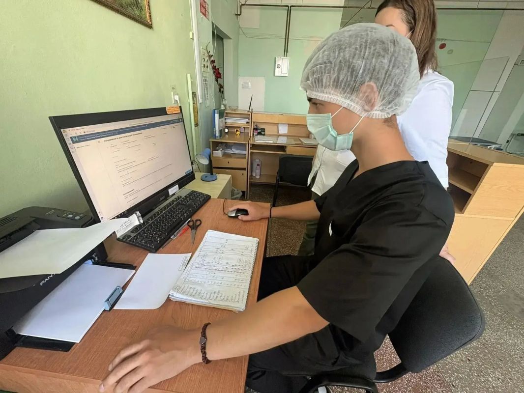 Учащиеся медкласса из Борисовского округа прошли летнюю практику в медучреждениях Учащиеся медкласса из Борисовского округа прошли летнюю практику в медучреждениях
