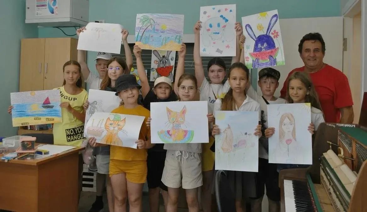 «Театральные каникулы». . С 11 по 13 августа в Детской школе искусств № 3 работала Летняя театральная школа – пространство, где переплелись театр, изобразительное искусство, движение и интеллектуальное развитие «Театральные каникулы». . С 11 по 13 августа в Детской школе искусств № 3 работала Летняя театральная школа – пространство, где переплелись театр, изобразительное искусство, движение и интеллектуальное развитие