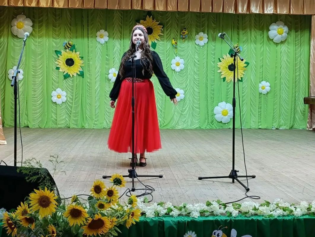В Большелипяговском Центре культурного развития с успехом прошёл XIII межрайонный праздник мёда В Большелипяговском Центре культурного развития с успехом прошёл XIII межрайонный праздник мёда