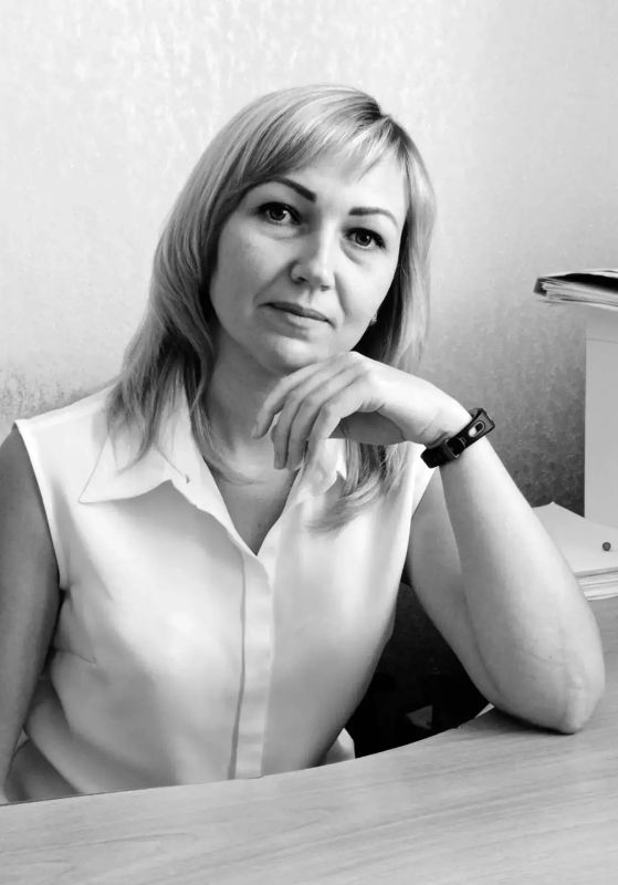 27.11.1988 – 16.08.2026. 16 августа при обстреле села Колосково Валуйского округа погибла наша коллега, секретарь участковой комиссии №353 Елена Васильевна Калтыкова