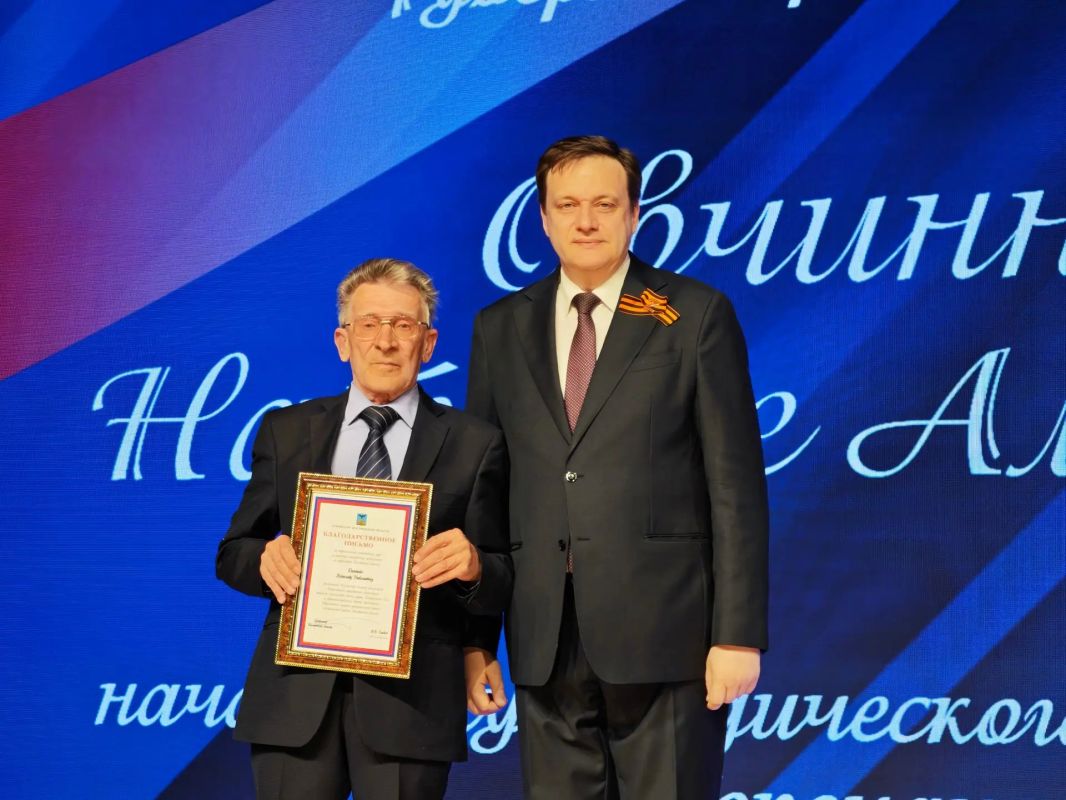 Николай Нестеров: Сегодня свой день рождения отмечает Вячеслав Николаевич Демченко – председатель Корочанского районного совета ветеранов (пенсионеров) войны, труда, Вооружённых сил и правоохранительных органов, Почётный... Николай Нестеров: Сегодня свой день рождения отмечает Вячеслав Николаевич Демченко – председатель Корочанского районного совета ветеранов (пенсионеров) войны, труда, Вооружённых сил и правоохранительных органов, Почётный...
