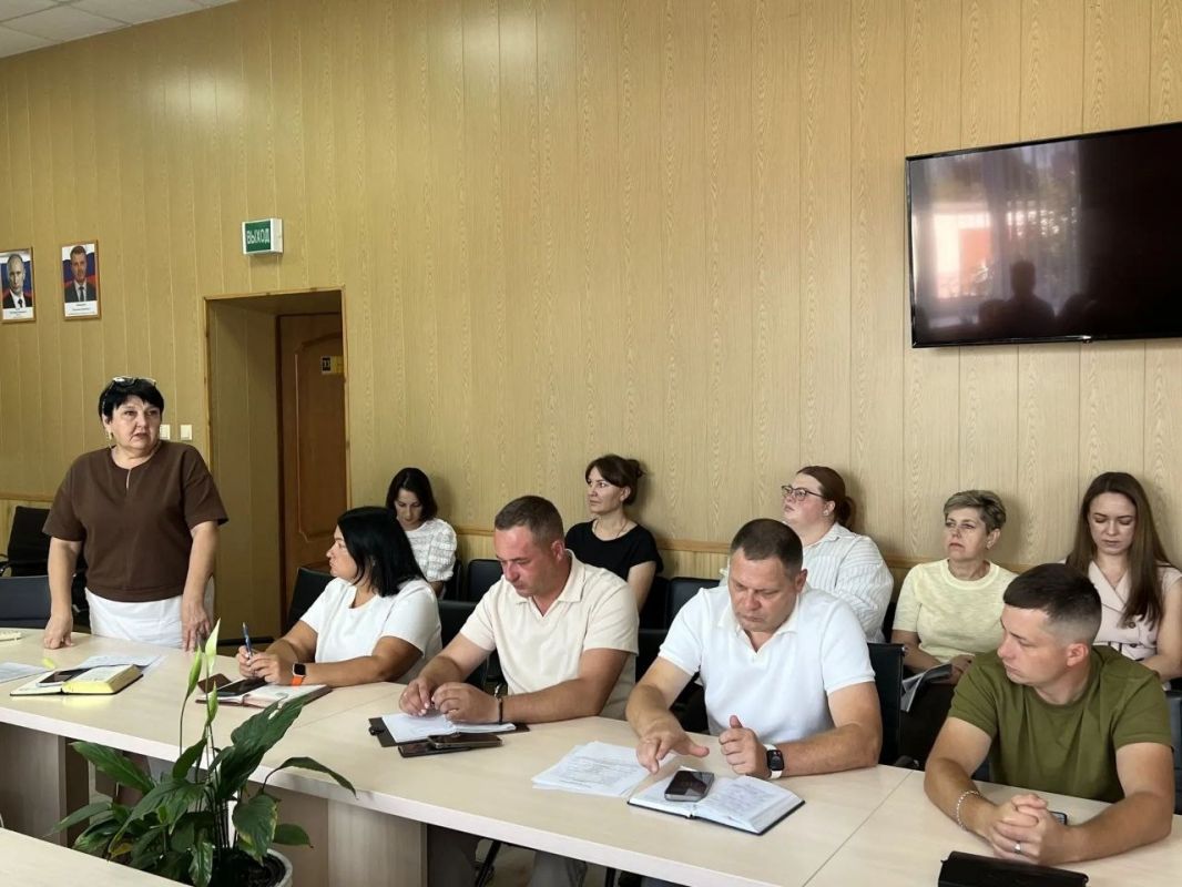Владимир Переверзев: В администрации Борисовского муниципального округа состоялось рабочее совещание с руководителями предприятий, организаций и начальниками структурных подразделений Владимир Переверзев: В администрации Борисовского муниципального округа состоялось рабочее совещание с руководителями предприятий, организаций и начальниками структурных подразделений