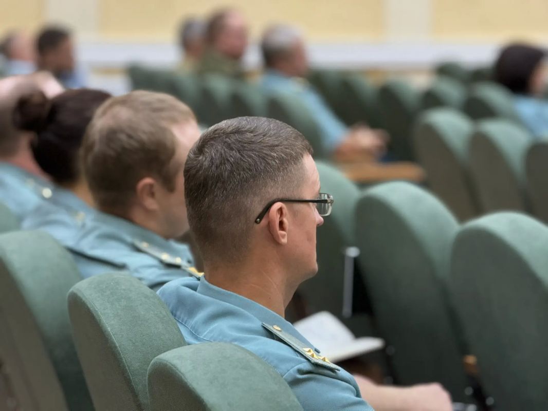 Состоялась рабочая встреча председателя Избирательной комиссии Белгородской области Игоря Владимировича Лазарева с сотрудниками регионального таможенного управления по Белгородской области Состоялась рабочая встреча председателя Избирательной комиссии Белгородской области Игоря Владимировича Лазарева с сотрудниками регионального таможенного управления по Белгородской области