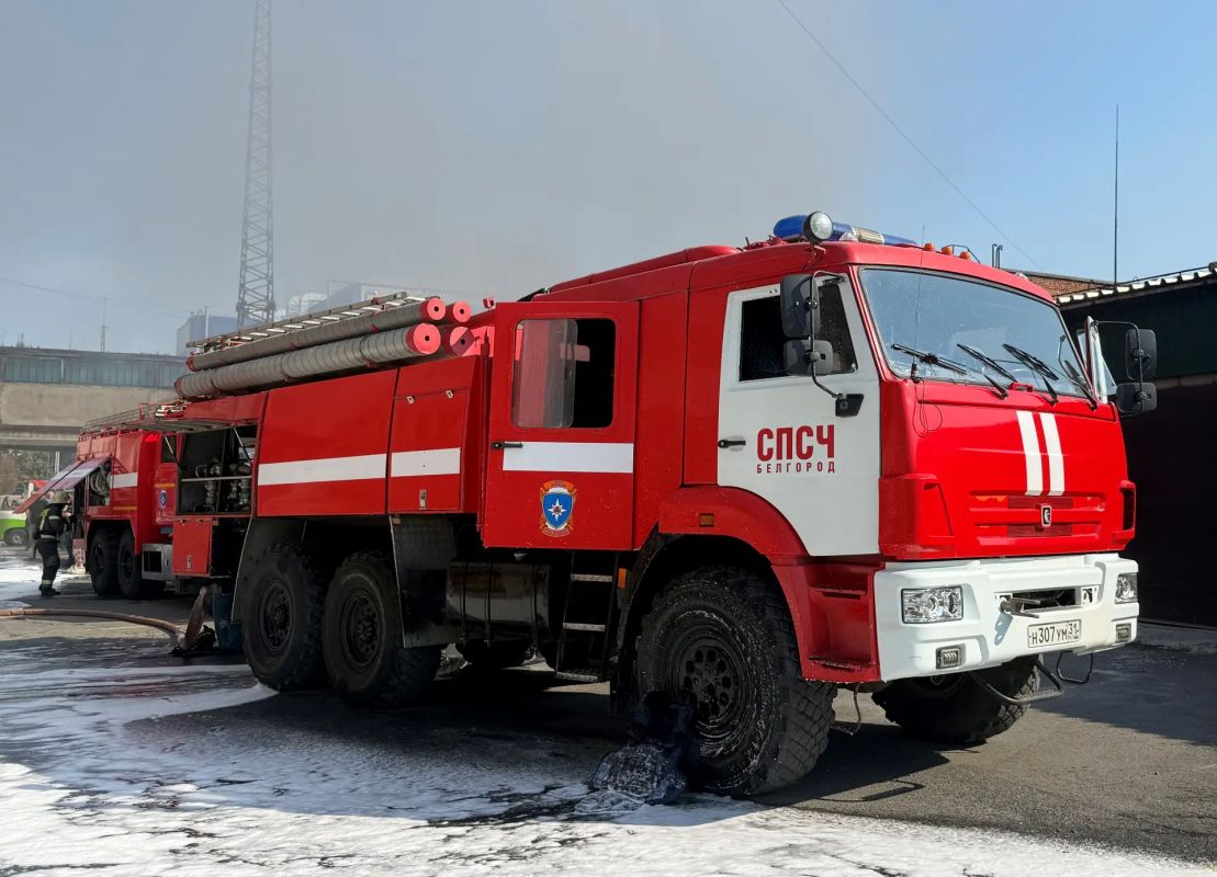 В Белгороде ликвидировали пожар в производственном цехе В Белгороде ликвидировали пожар в производственном цехе