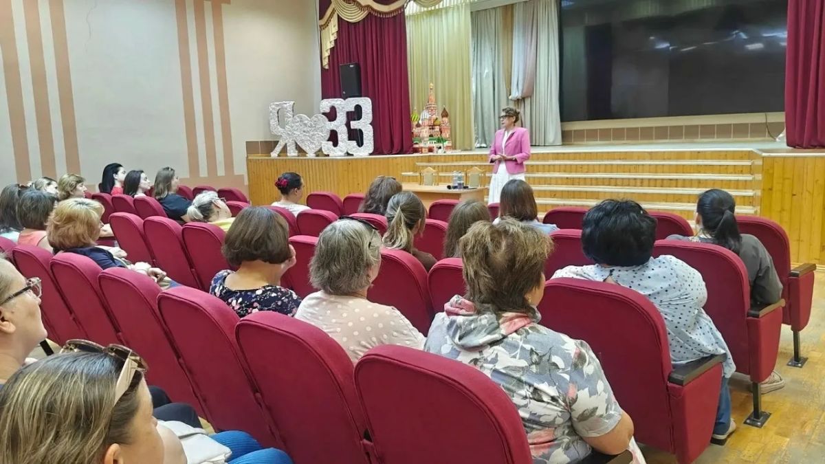 Чтобы по-настоящему понимать, чем живёт округ, важно постоянно поддерживать связь с жителями Чтобы по-настоящему понимать, чем живёт округ, важно постоянно поддерживать связь с жителями