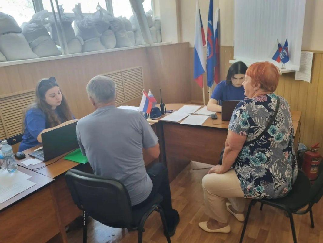 Александр Шуваев: за два месяца в гумцентр Шебекино поступило более 2 500 обращений Александр Шуваев: за два месяца в гумцентр Шебекино поступило более 2 500 обращений