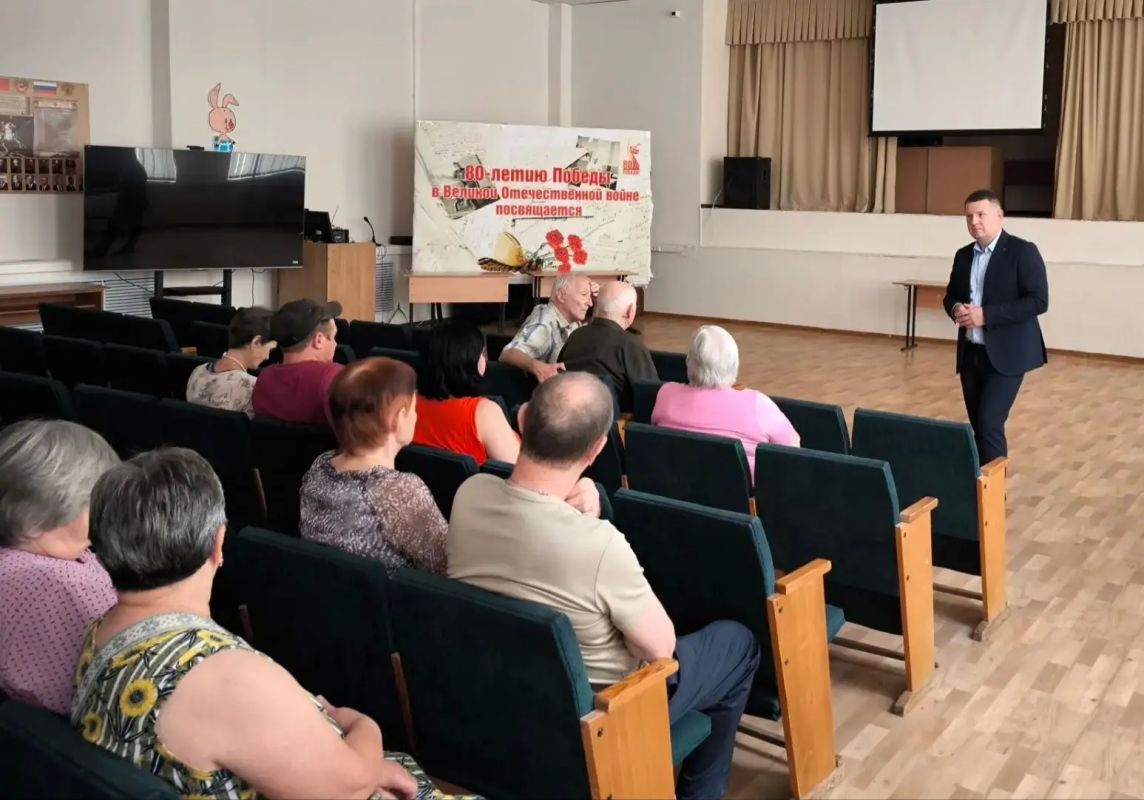 Руководитель муниципалитета побывал в пунктах временного размещения в Белгороде, где живут наши земляки из поселка Красная Яруга, Сергиевского территориального отдела, сел Вязовое, Колотиловка и Илёк-Пеньковка Руководитель муниципалитета побывал в пунктах временного размещения в Белгороде, где живут наши земляки из поселка Красная Яруга, Сергиевского территориального отдела, сел Вязовое, Колотиловка и Илёк-Пеньковка